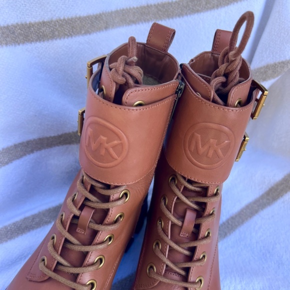 Michael Kors Brown Leather Lace Up Ankle Boots / Booties with Zipper Size 8.5 - Picture 2 of 7